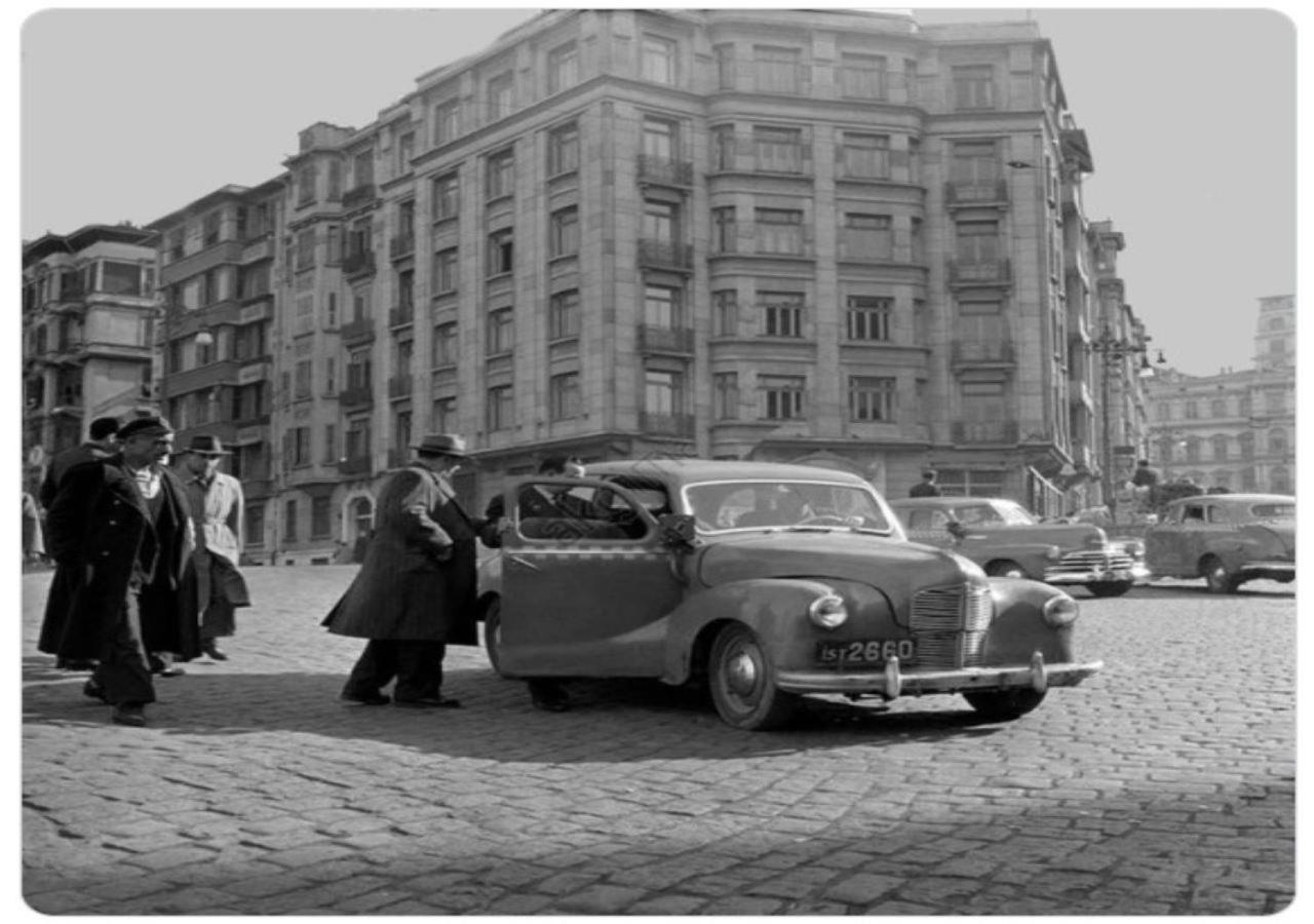 Daru Sultan Hotels Galata Stambuł Zewnętrze zdjęcie The building in 1950
