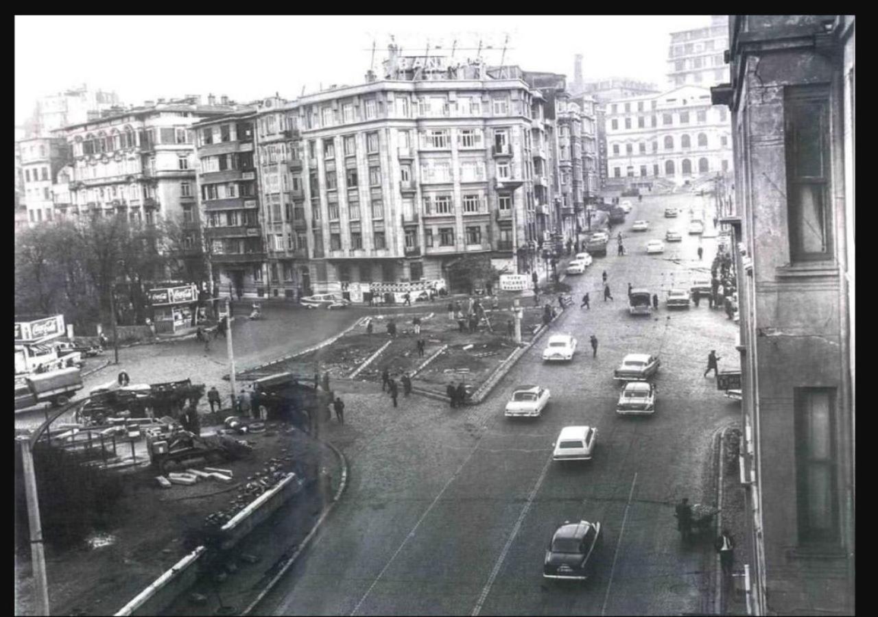 Daru Sultan Hotels Galata Stambuł Zewnętrze zdjęcie The square in 1980